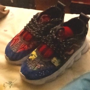 Versace chain reactions